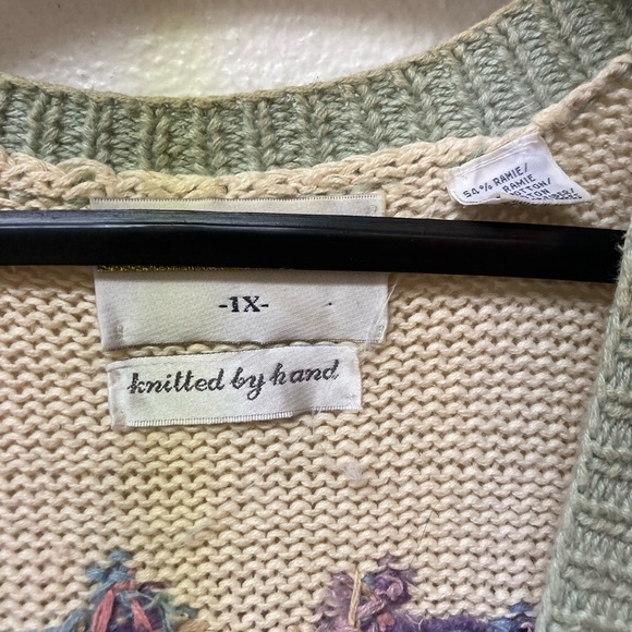 MARISA CHRISTINA II Hand Knit EmbellishedVest (1X) - Picture 3 of 9